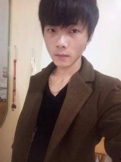 国产黑色短发男主播视频,国产主播风采独领风骚