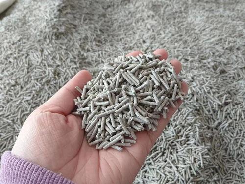 国产矿石猫砂测评视频,品质与性价比的完美结合