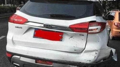 小伙开国产车回家乡视频,小伙自驾家乡路，展现民族汽车风采