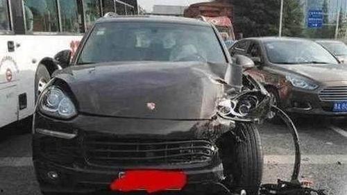 小伙开国产车回家乡视频,小伙自驾家乡路，展现民族汽车风采