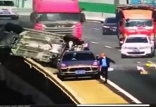国产车天台坠落事故视频,惊心动魄的瞬间回顾